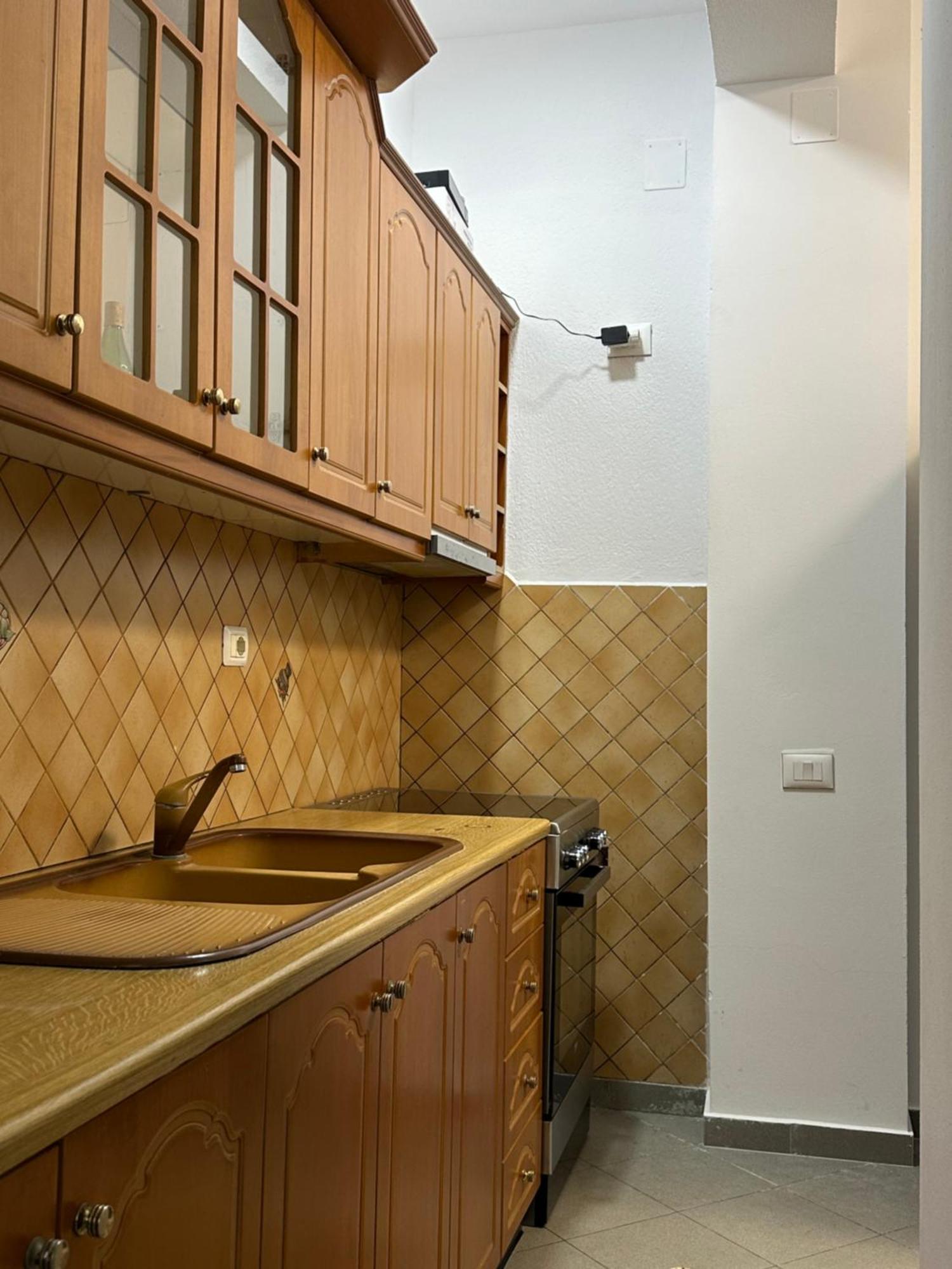 Lola'S Rooms Gjirokastër Esterno foto